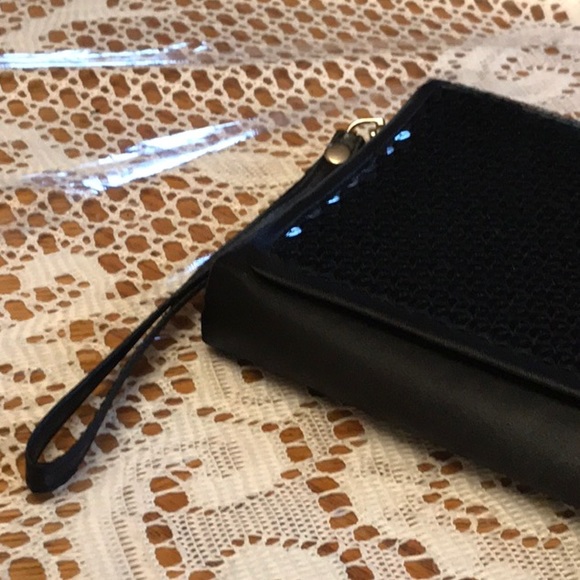 Clutch - Picture 3 of 6